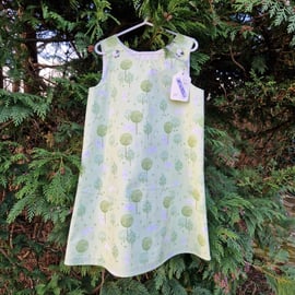 Age: 5-6yr Green Bunny and Sheep Cotton dress. 