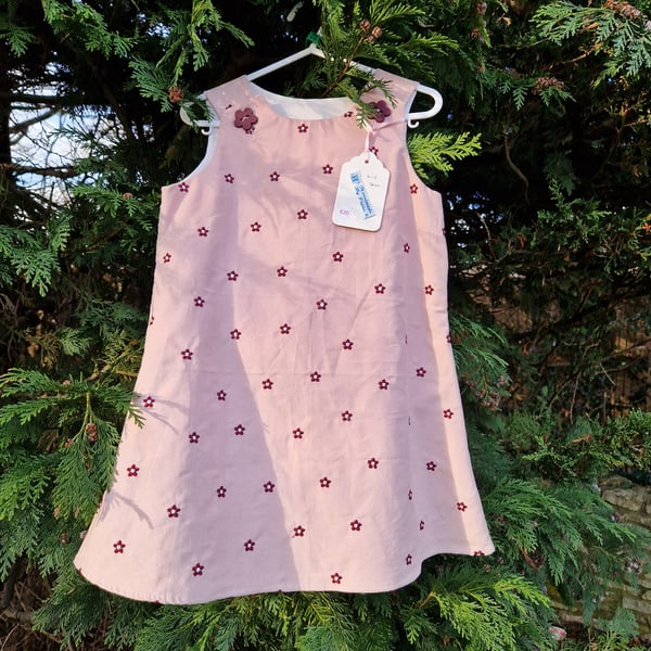 Age: 4-5yr Pale Pink Ditsy Flower needlecord dress. 