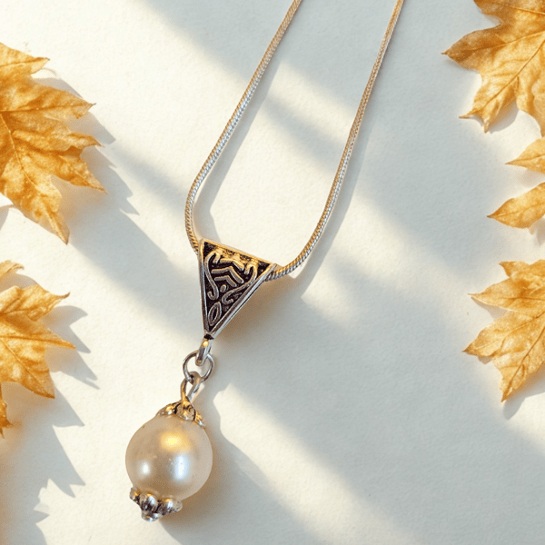Simple Pearl Necklace