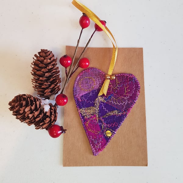Silk heart hanging decoration 