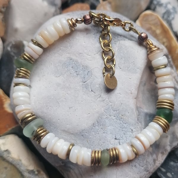 Sea shell bracelet, sea glass bracelet, beach bracelet, handmade bracelet, 