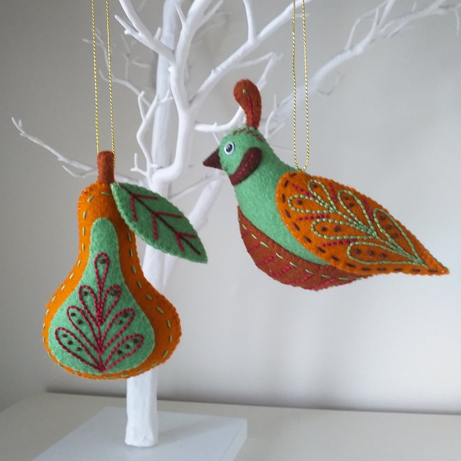  mmmcrafts twelve days of Christmas  Partridge and Pear Ornament