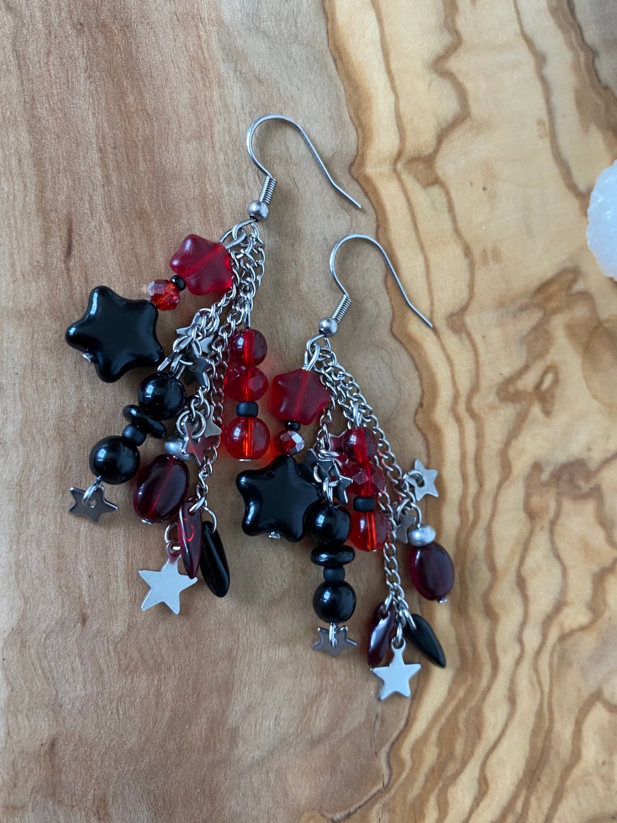 Mara - Red & Black Star Earrings 