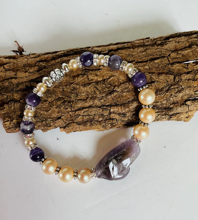 Amethyst, cultured pearl and crystal bracelet