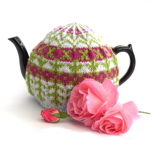 Tea cosy knitting pattern in fair isle