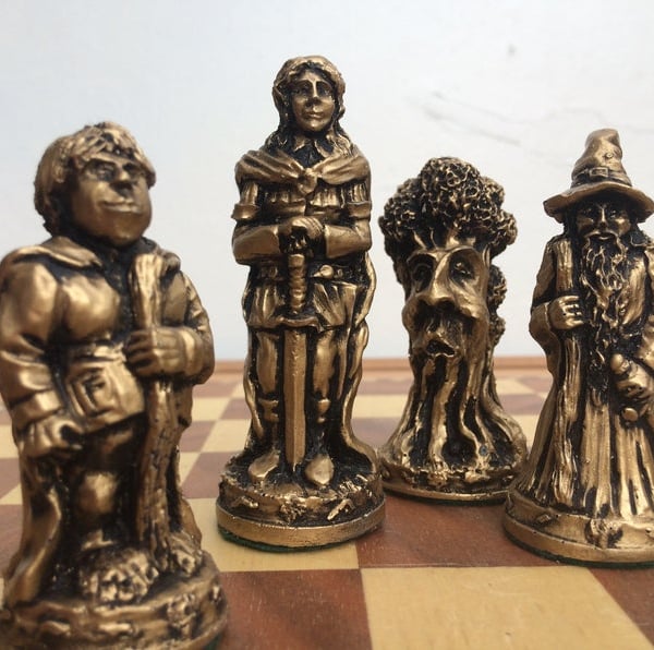 Small Lord of the Rings Chess Set (Chess pieces Only)