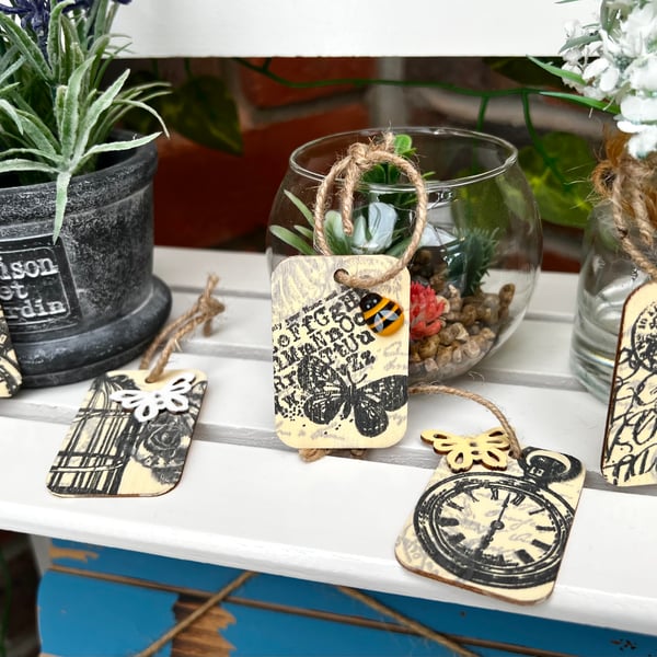 ‘Clock & Birdcage’ Wooden Tag Decorations x 5