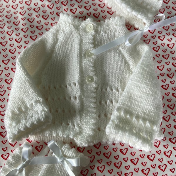 Hand  Knitted Three piece premature new baby set 
