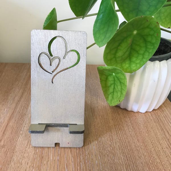 Gold heart wooden phone stand