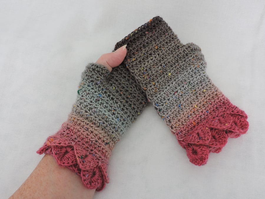 CLEARANCE SALE  Dragon Scale Cuff Fingerless Gloves Black Grey Pink 
