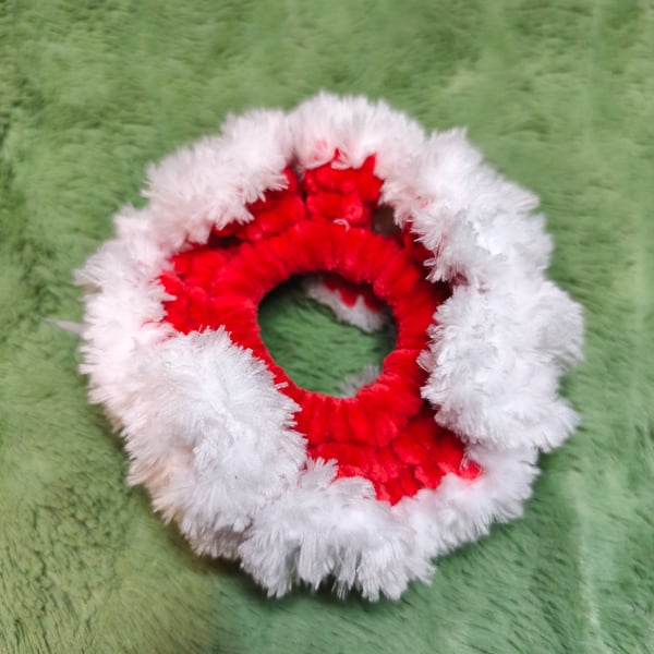 Red with White Fur Trim Medium Scrunchies Hair Tie