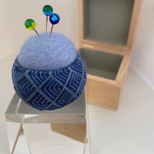 Yubinuki pin cushion