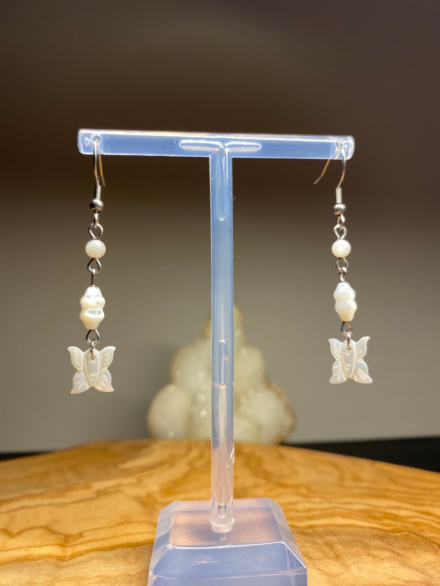 Eilir - Butterfly Life Cycle Earrings 