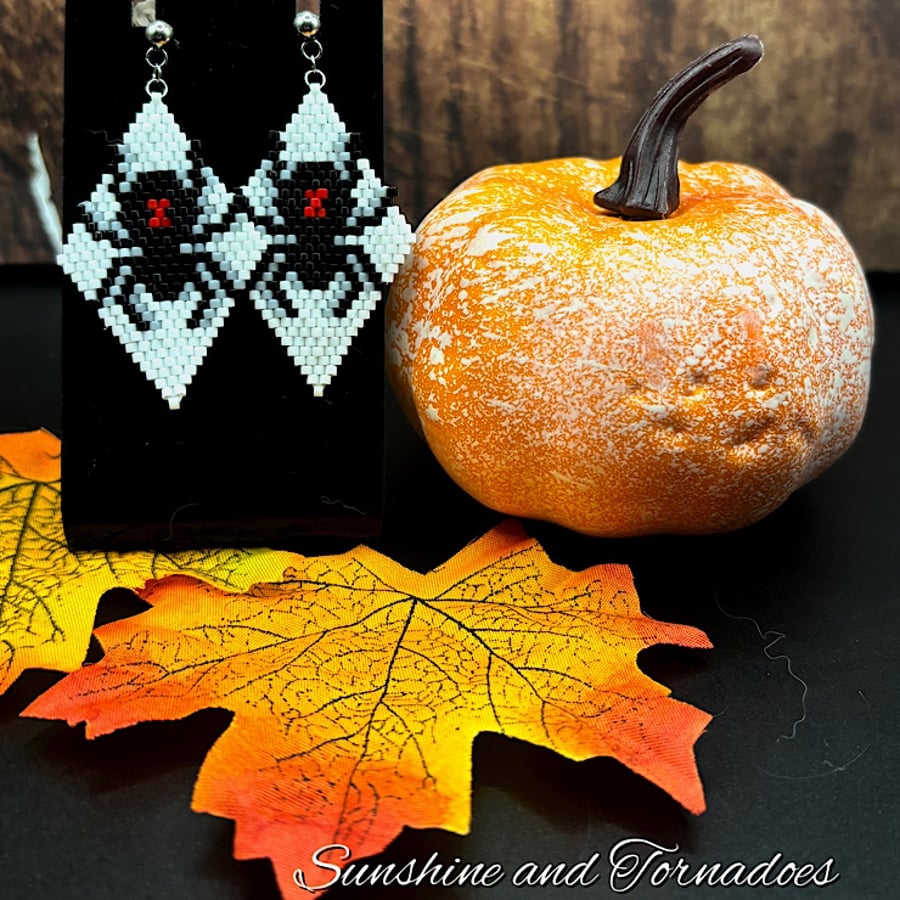 Handmade Brickstitch Spider Earrings. Hypoallergenic Ear Wires. Halloween. Gift.