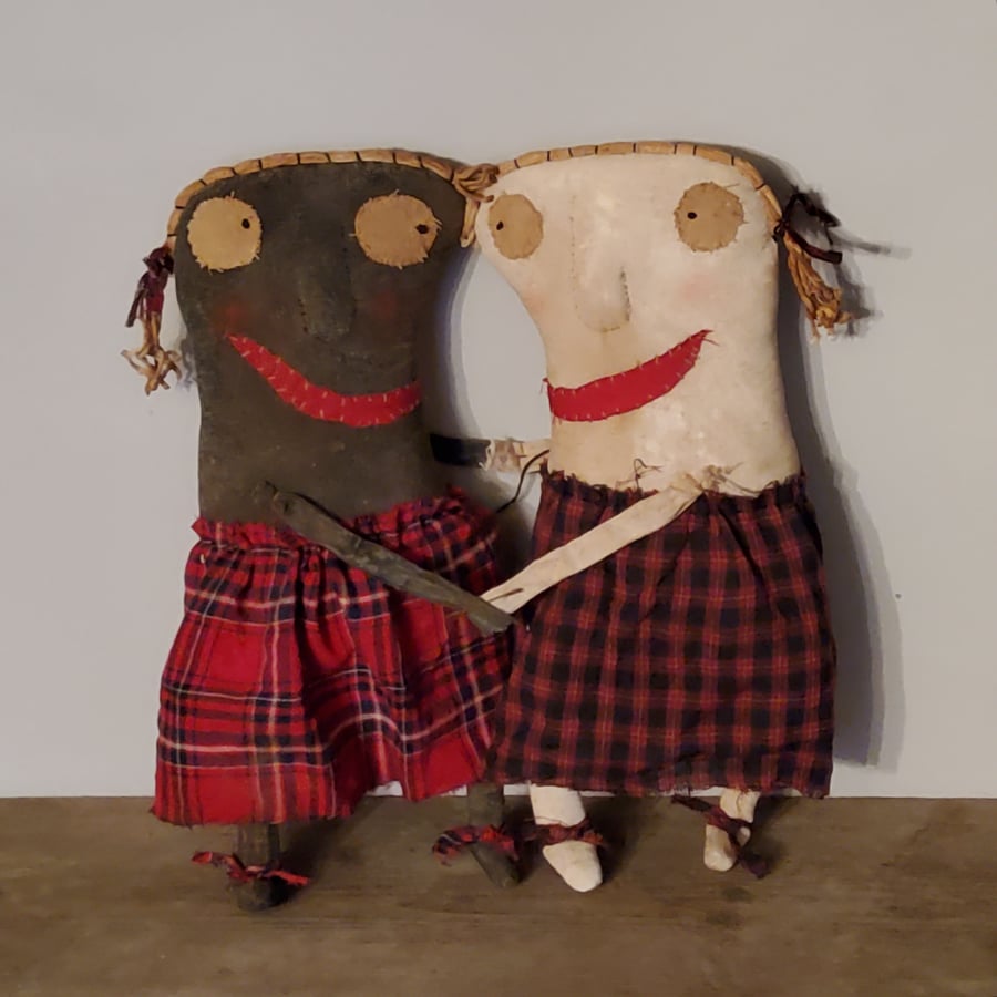 Primitive art dolls- Sisters