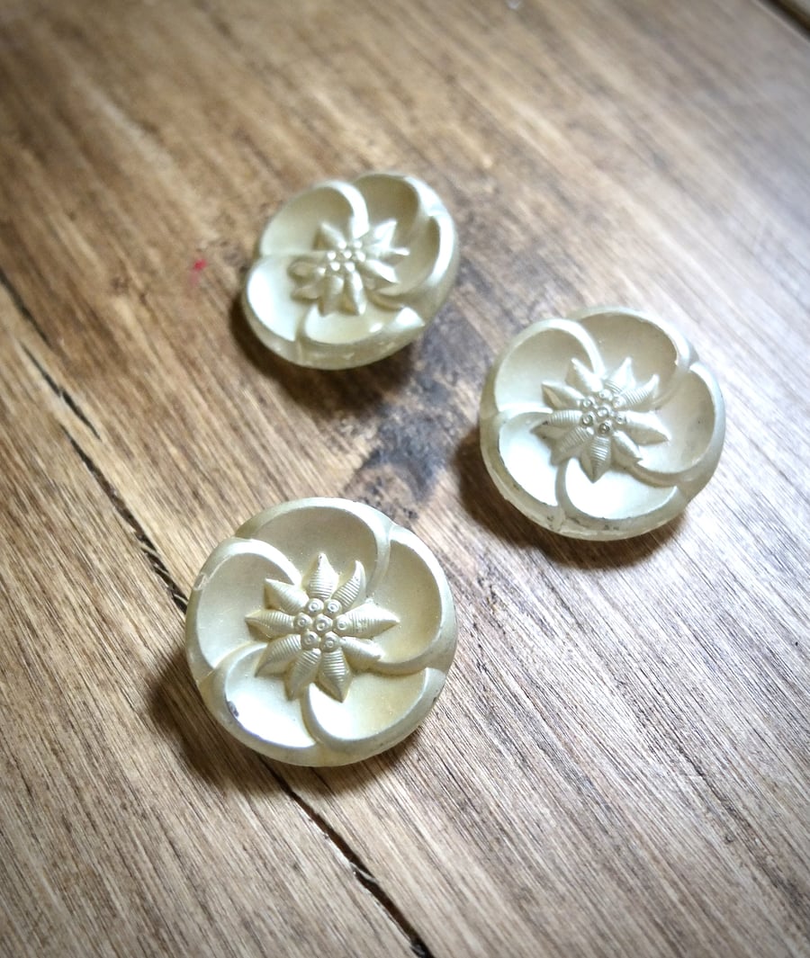 3 Vintage Pearly Glass Flower Buttons - 26mm