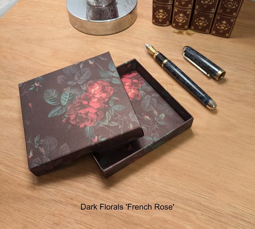An ultra-thin gift box - Dark Florals 'French Rose'