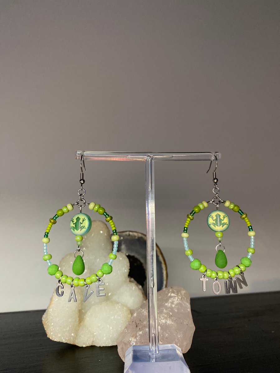Cavetown - Frog Earrings 