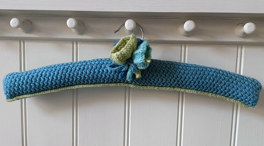 Clothes hanger Coat hanger - Nordic blue with crocus flowers