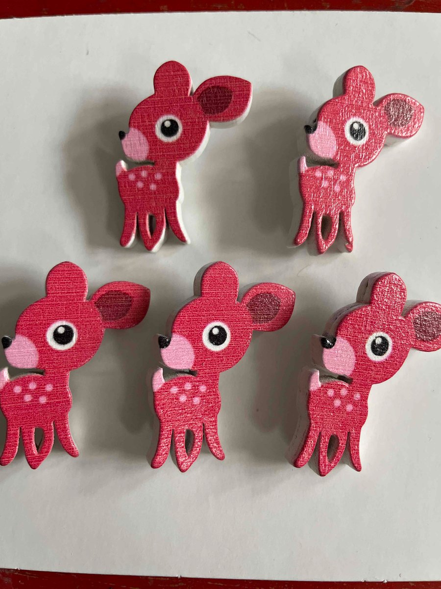 5 large deer Buttons in pink 4cm tall 