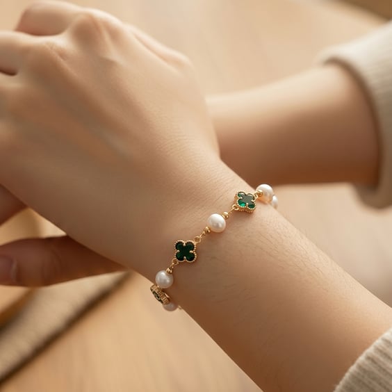Lucky Four Leaf Clover & Freshwater Pearl Bracelet Gold Plated