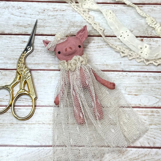 Spun Cotton Vintage Look Fancy Pig