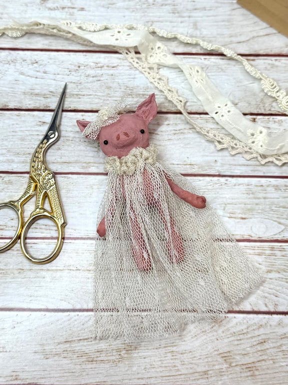 Spun Cotton Vintage Look Fancy Pig