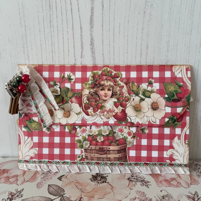 Folio - Summer Strawberries - Pockets & Ephemera by Carolee Crafts  PB9 - 0008