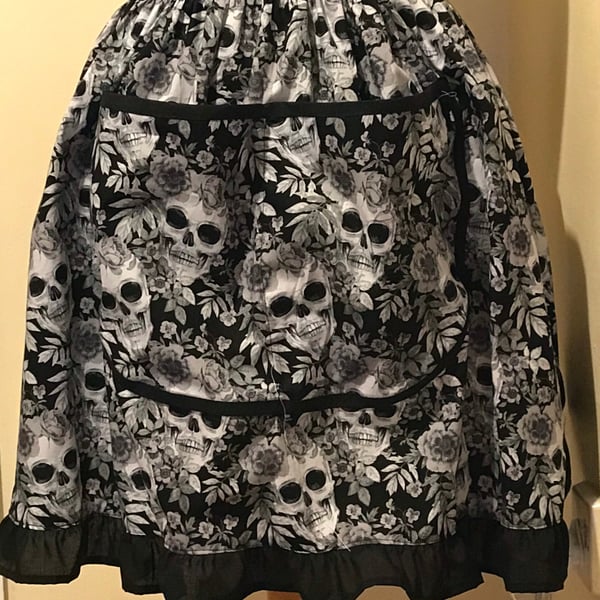 Grey skull waist apron 