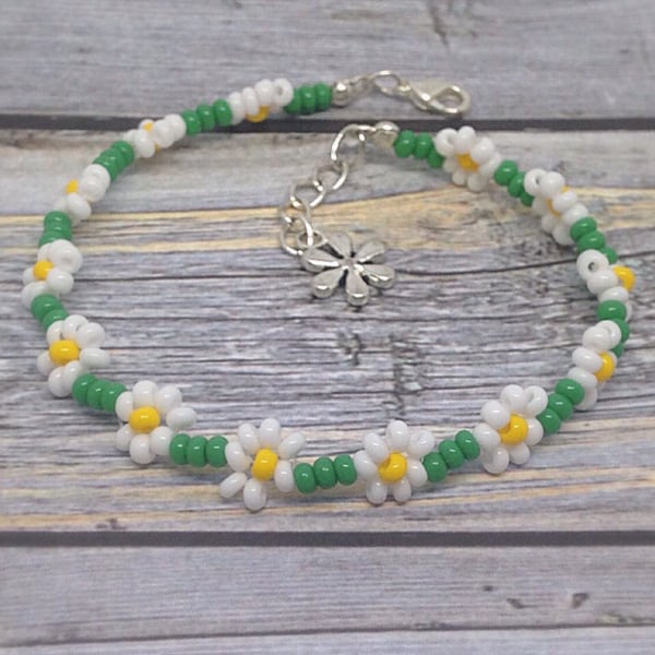 Daisy chain bracelet