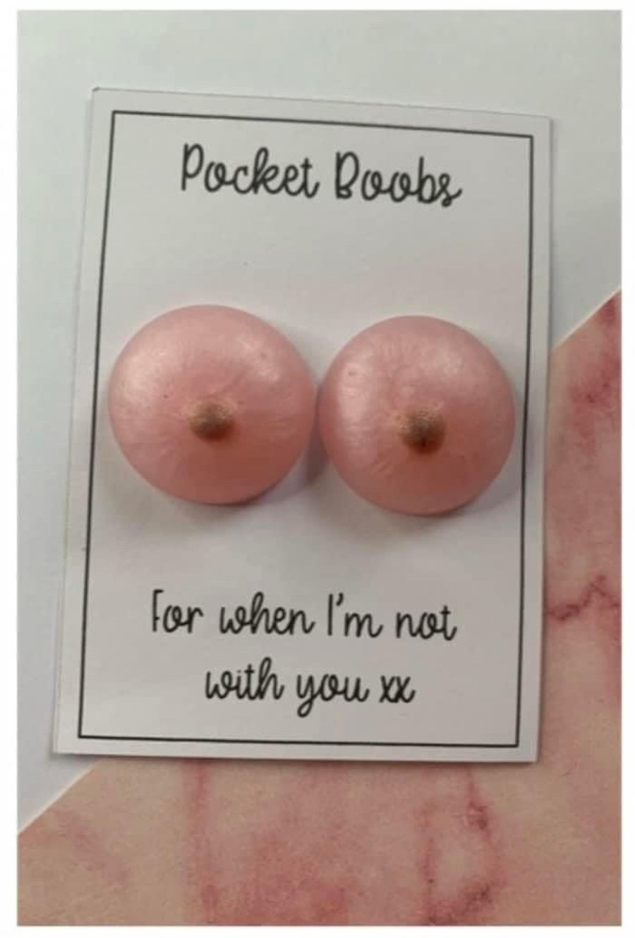 Pocket boobs