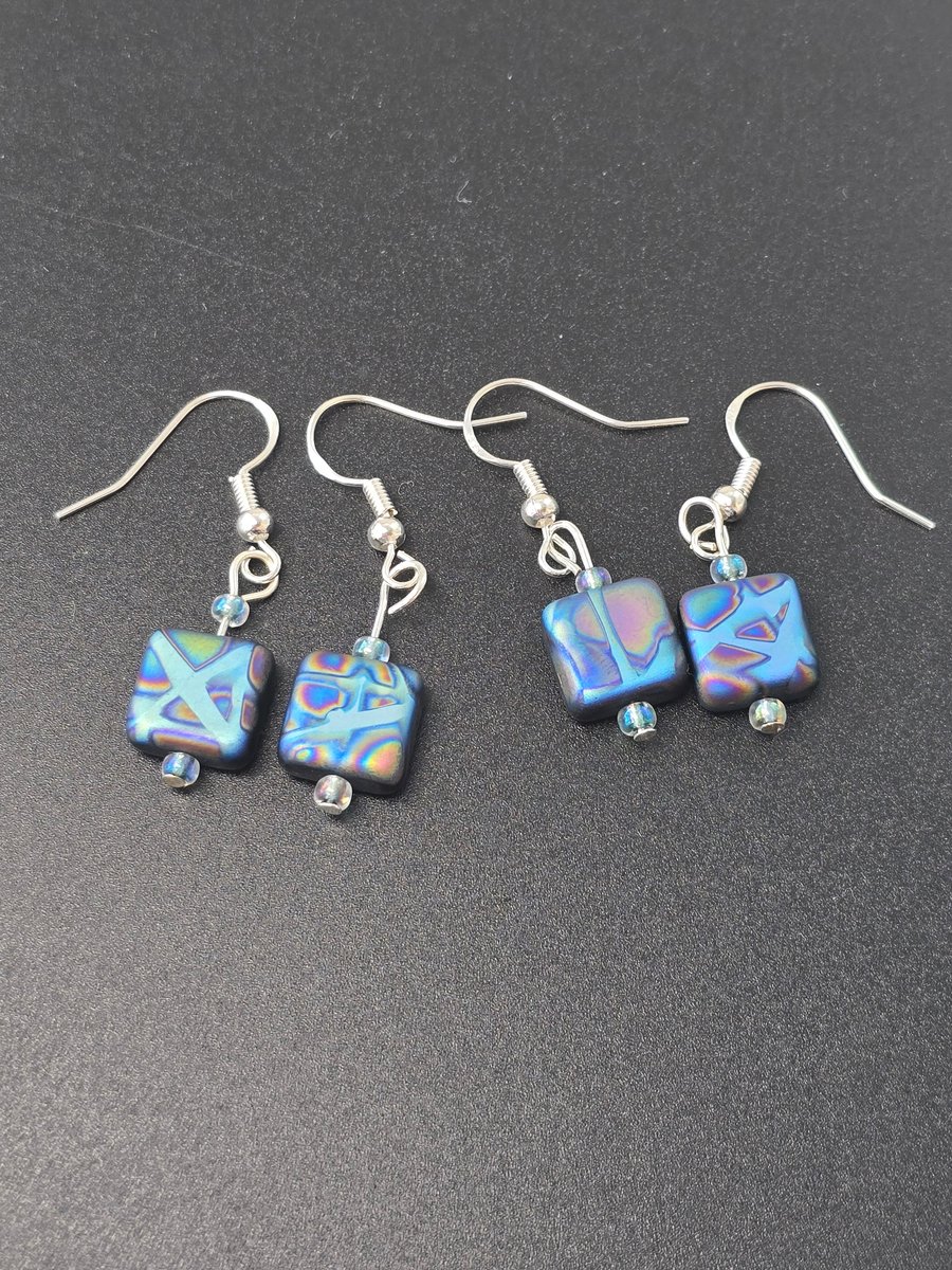 Peacock czech glass cubed earrings - blue
