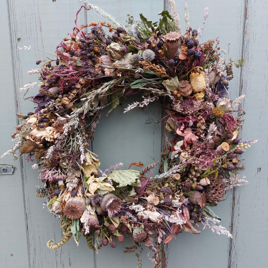 Dried Seed Head and Foliage Wreath. Natural Shades. 29cm Diameter.