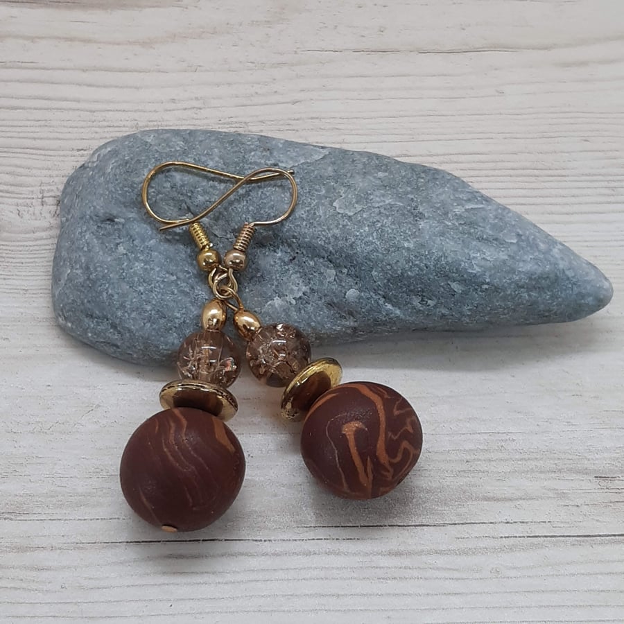 Chestnut and gold polymer clay dangly earrings 