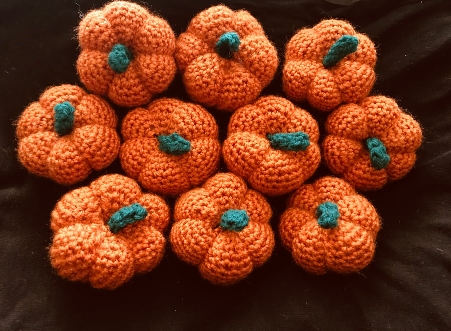 Handmade little pumpkins x10