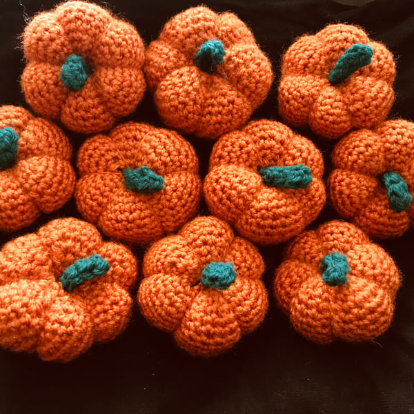 Handmade little pumpkins x10