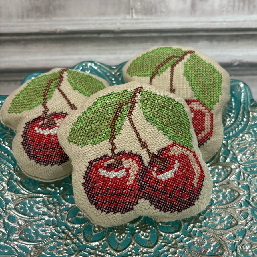 Cherry Bowl Filler by Carolee Crafts SY 0010