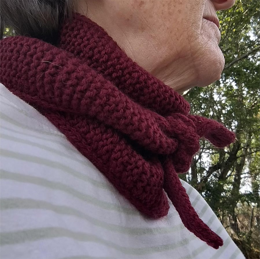 Hand Knit Scarflette