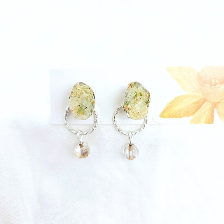 Dried flowers two way wear earrings Floral resin earrings