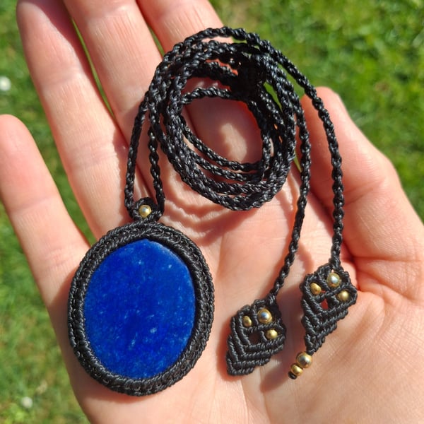 Lapis Lazuli Macrame Pendant 