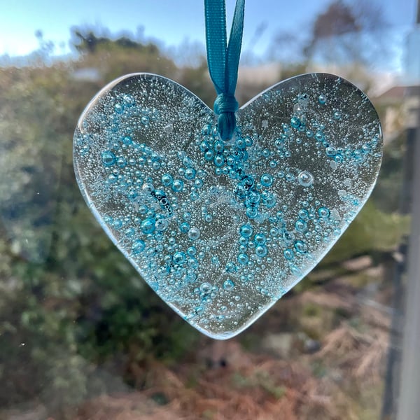 Hanging glass bubble heart decoration 