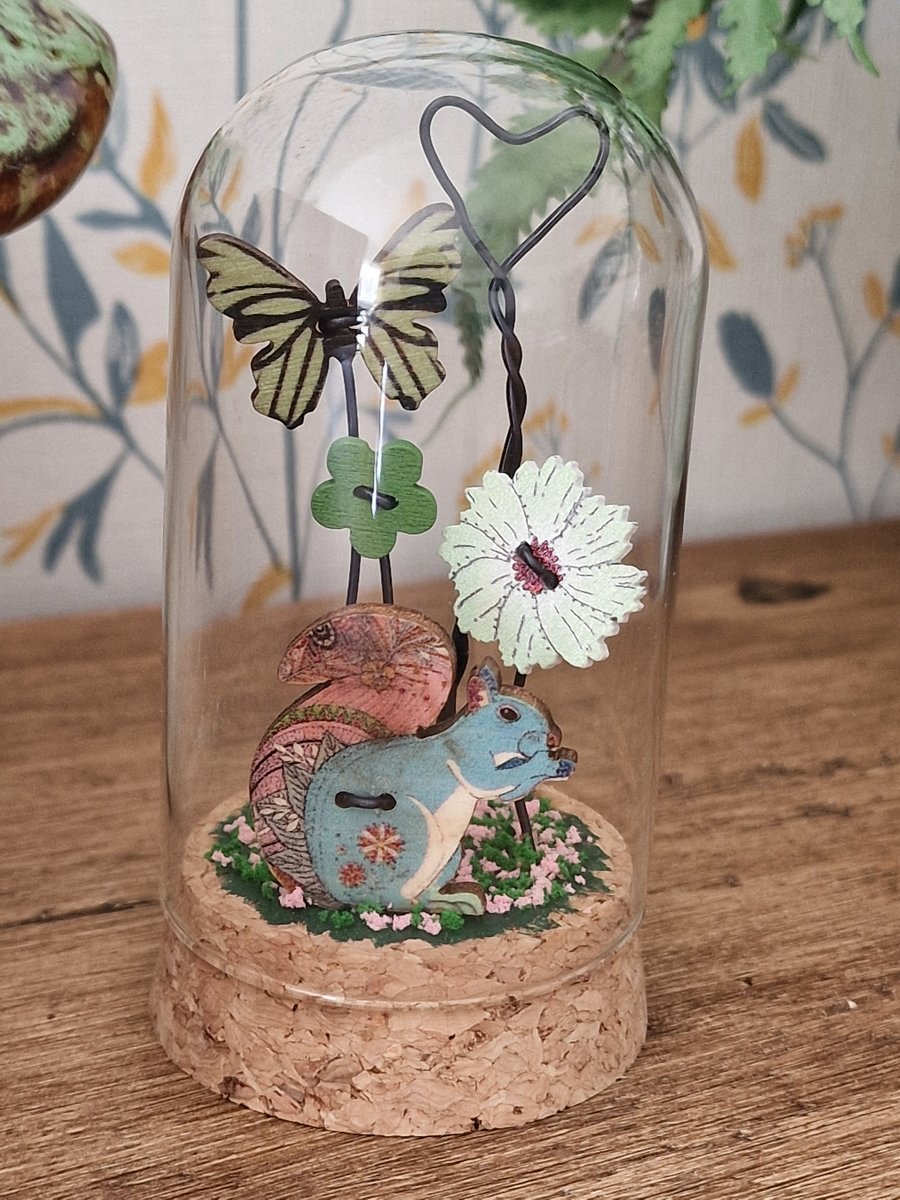 Colourful Squirrel woodland scene set in a beautiful glass dome. 