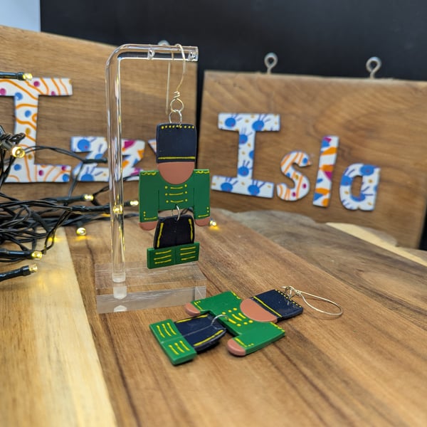 Christmas tree decorations green nutcracker soldier 