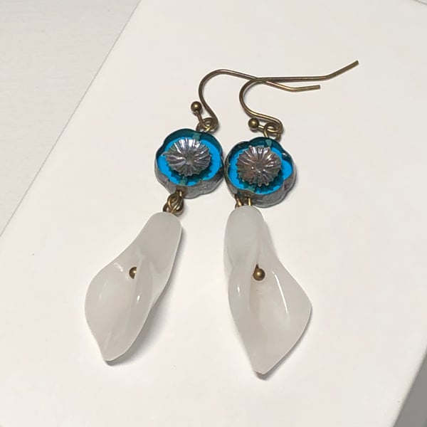 Snow Quartz lily earrings