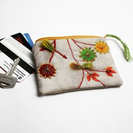 Oatmeal card and key purse with embroidered almond blossom design