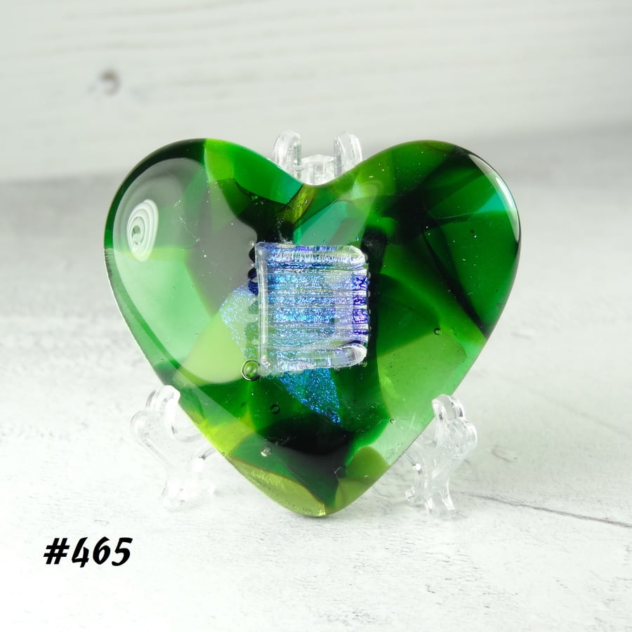 Fused glass green heart pocket hug with stand 5x4.5cm, handcrafted (465)