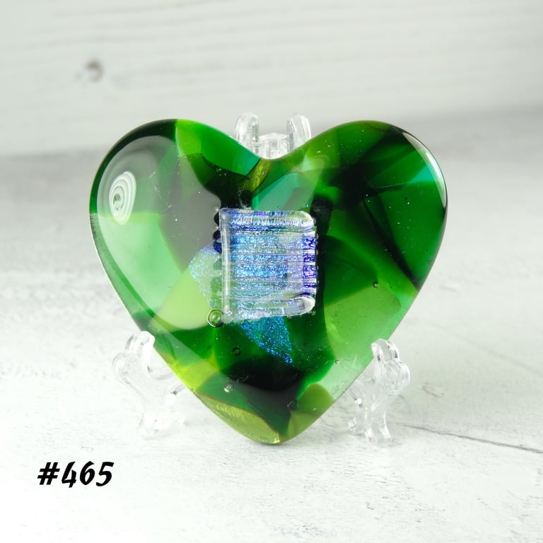 Fused glass green heart pocket hug with stand 5x4.5cm, handcrafted (465)