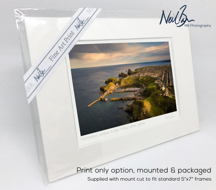 Portknockie Harbour & Bow Fiddle Rock, Moray - A6 (7" x 5") Unframed Print