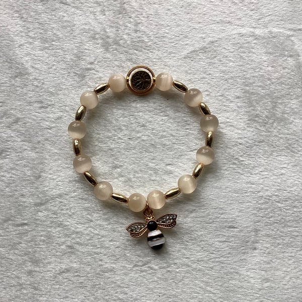 Bee stretch bracelet