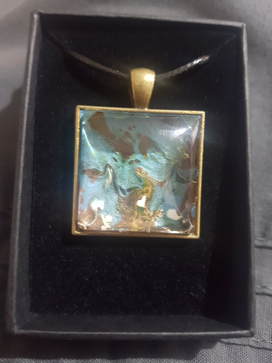  Abstract Pebeo pendant 